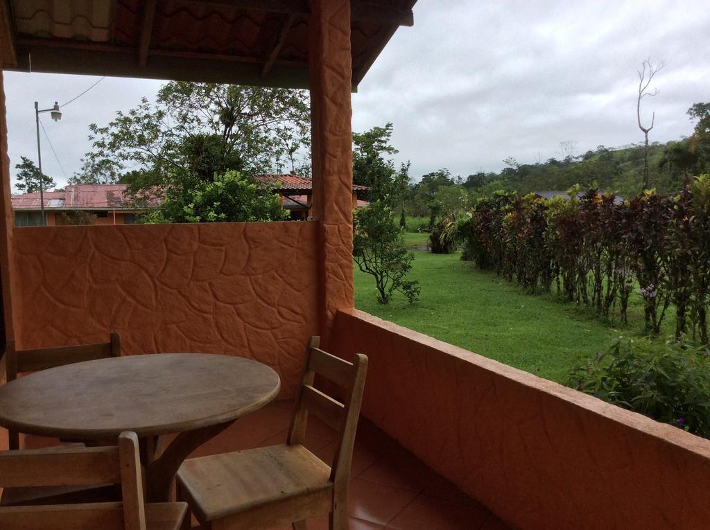 Cabinas Los Guayabos Hotel La Fortuna Exterior foto