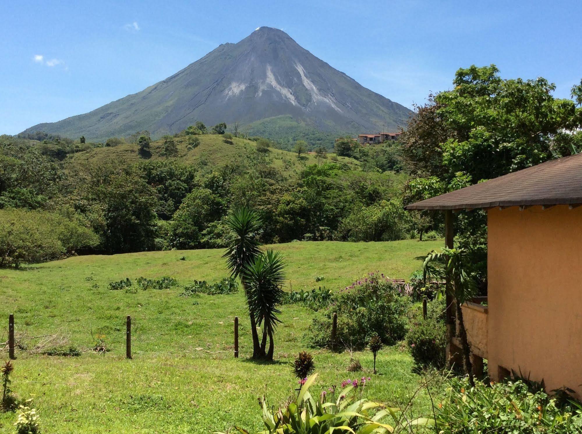 Cabinas Los Guayabos Hotel La Fortuna Exterior foto