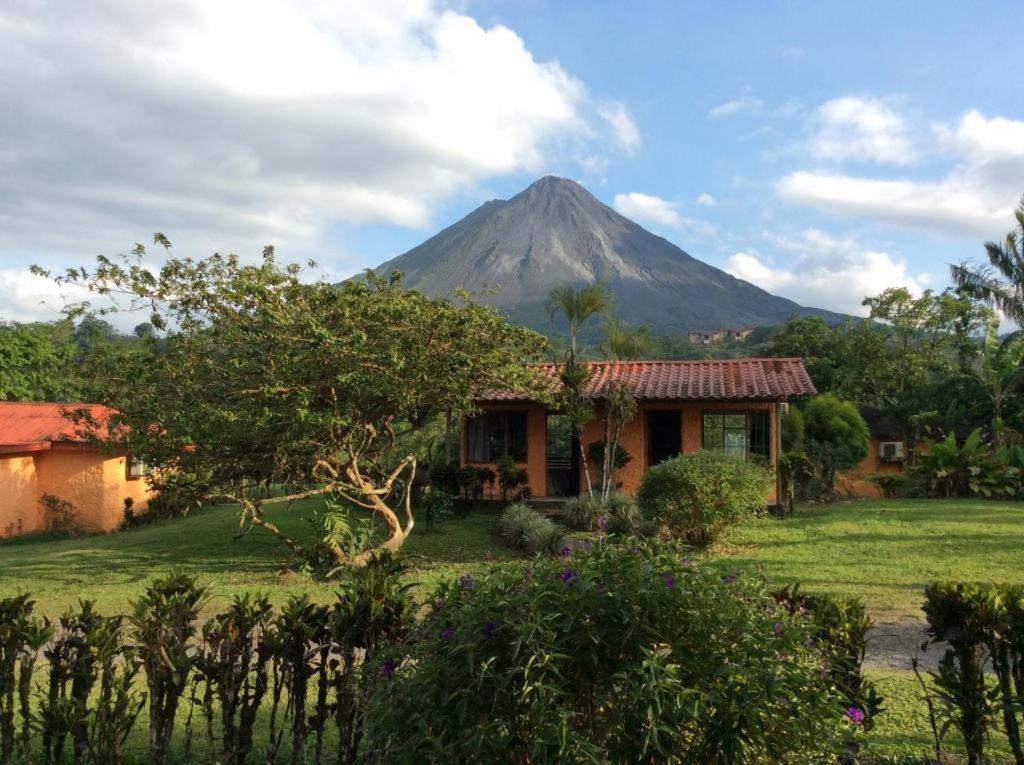 Cabinas Los Guayabos Hotel La Fortuna Exterior foto
